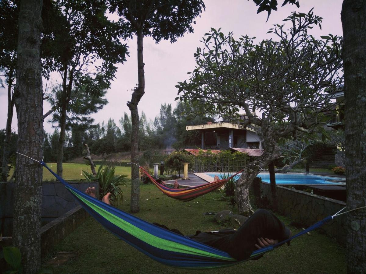 Villa Bukit Danau Cipanas  Exterior photo