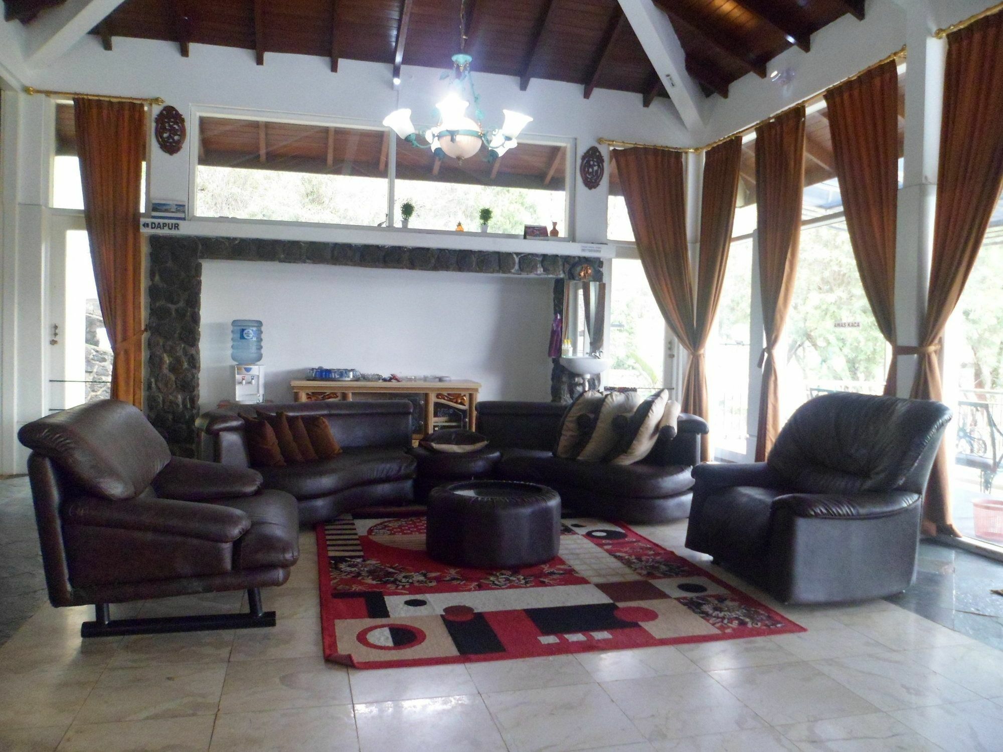 Villa Bukit Danau Cipanas  Exterior photo