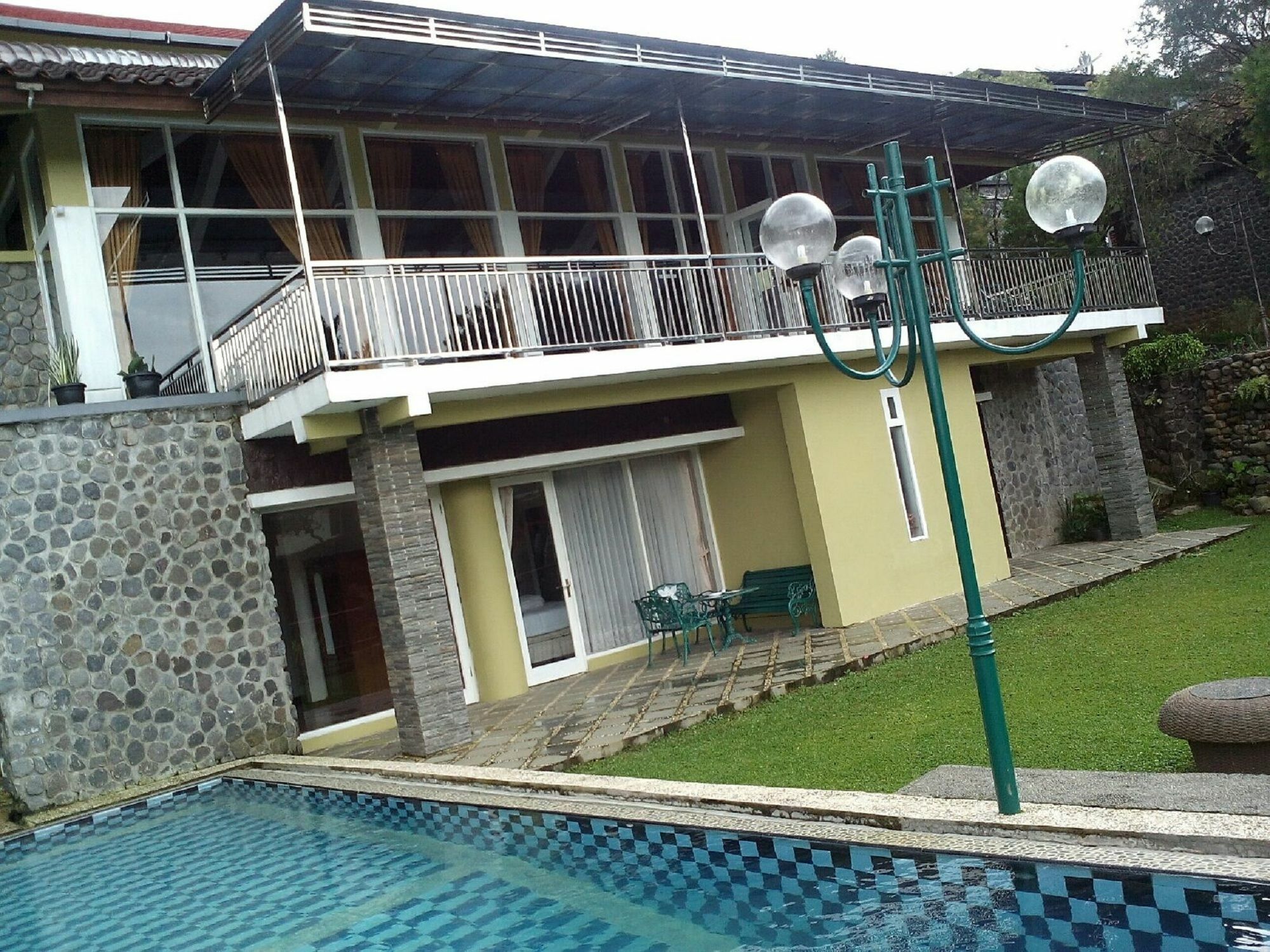 Villa Bukit Danau Cipanas  Exterior photo